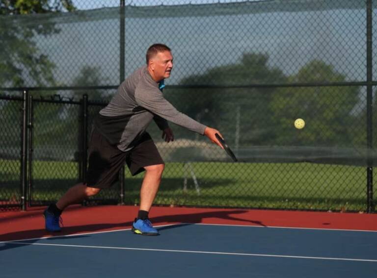How To Swing A Pickleball Paddle